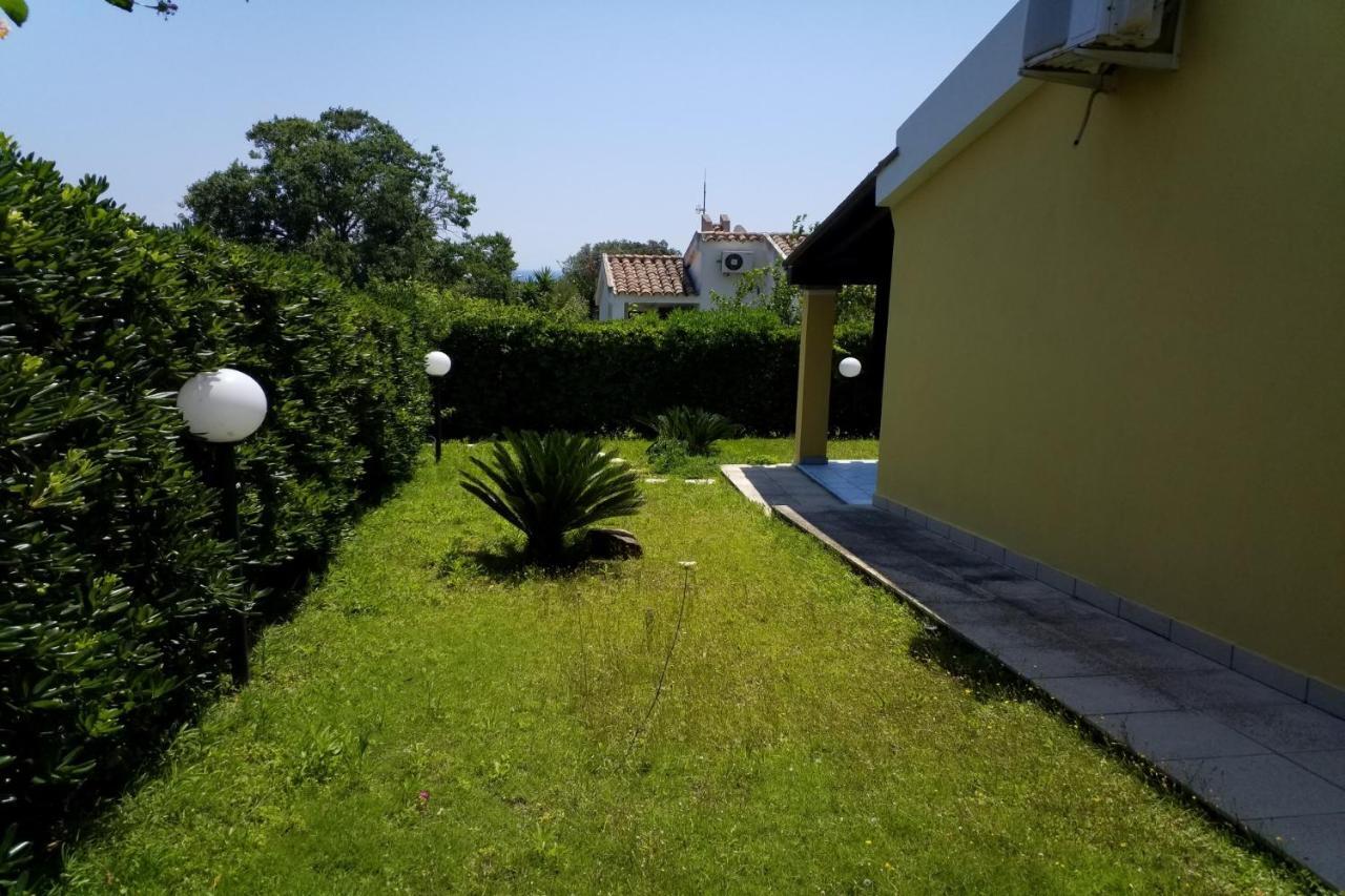 Villa Azzurra Nel Centro Di Коста Рей Екстериор снимка